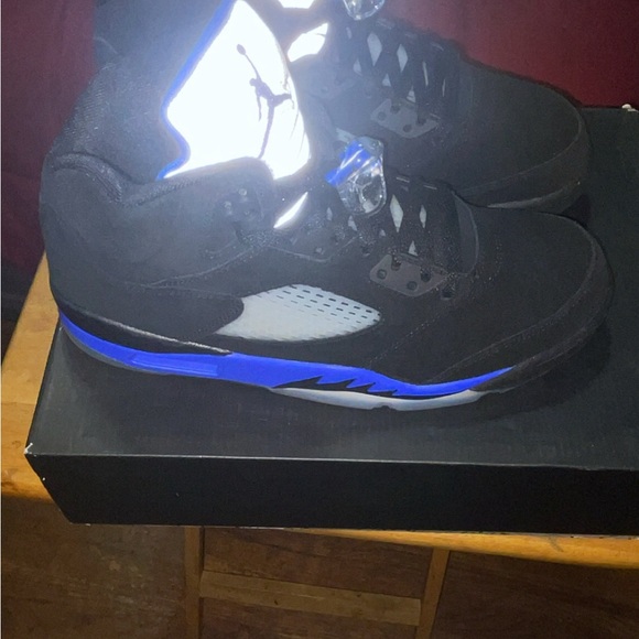 Air Jordan 5 - Picture 3 of 5